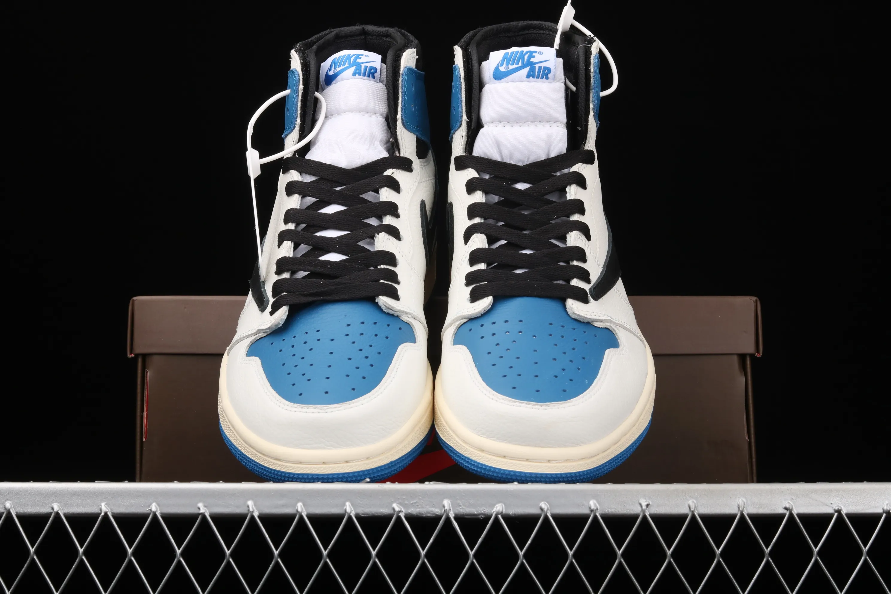 All Categories Air Jordan Jordan Series Basketball Shoes Air Jordan 1 High Travis Scott x Air Jordan 1 High OG AJ1 Lightning Overhead DH3227-105
